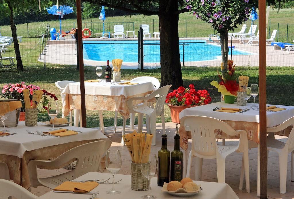 Hotel Colomber Gardone Riviera Exteriör bild