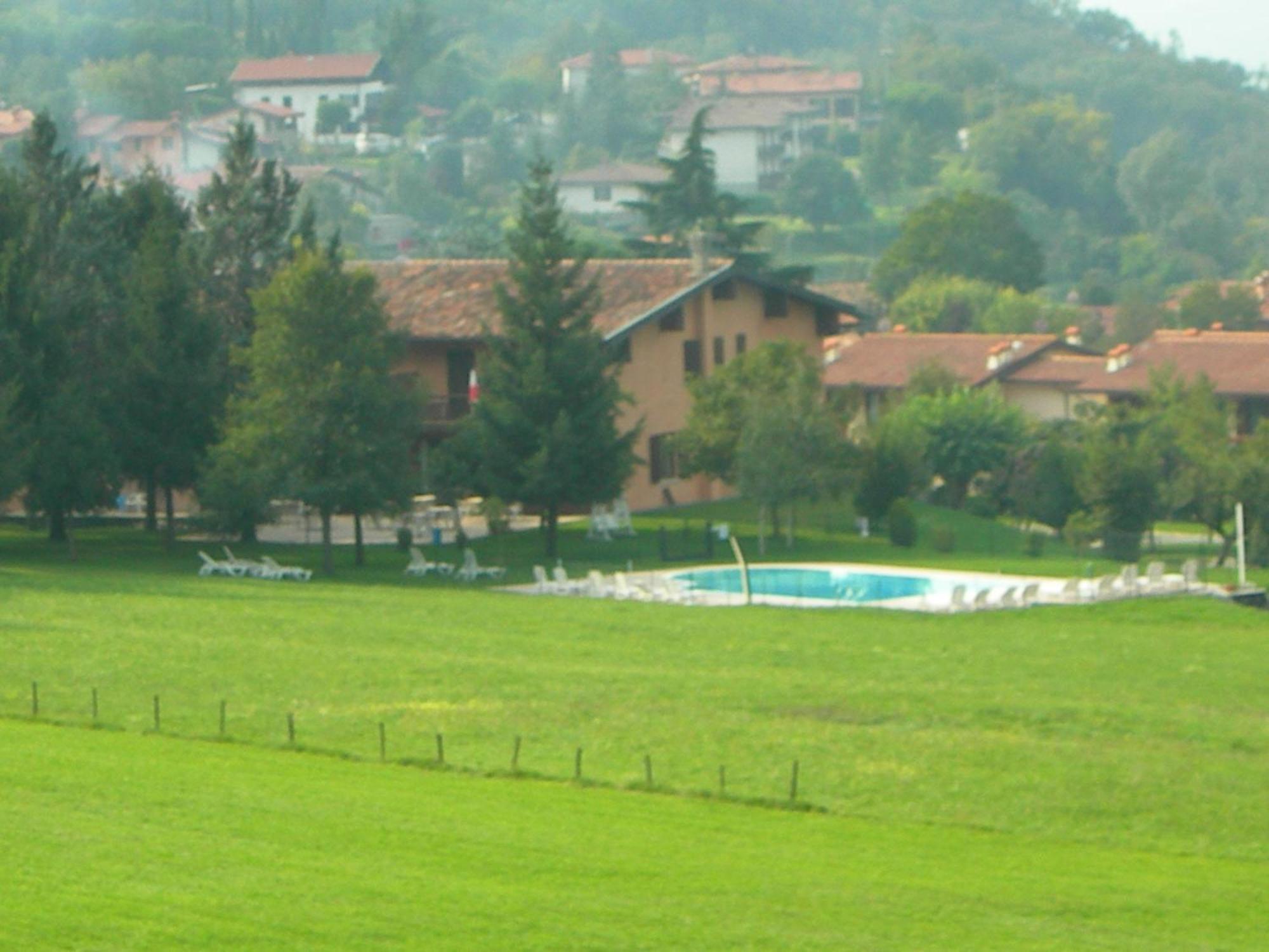 Hotel Colomber Gardone Riviera Exteriör bild