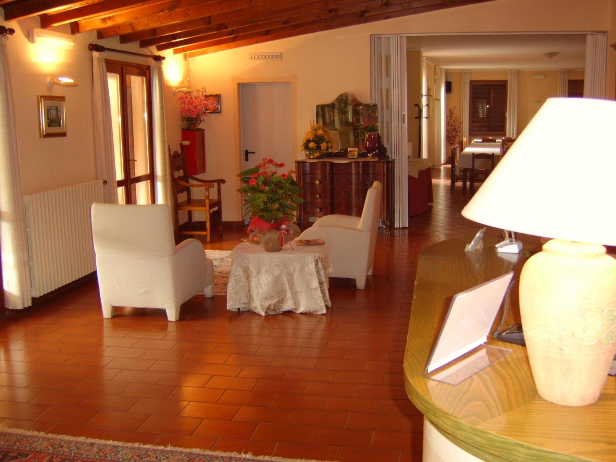Hotel Colomber Gardone Riviera Exteriör bild